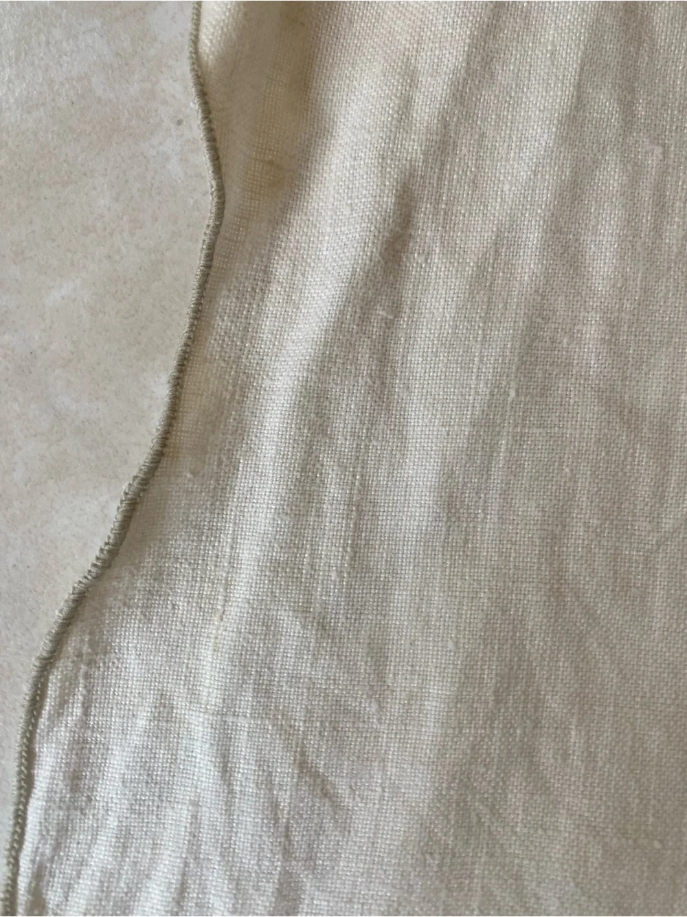 Vintage light taupe scalloped edge tablecloth with 4 napkins . 48 x 48